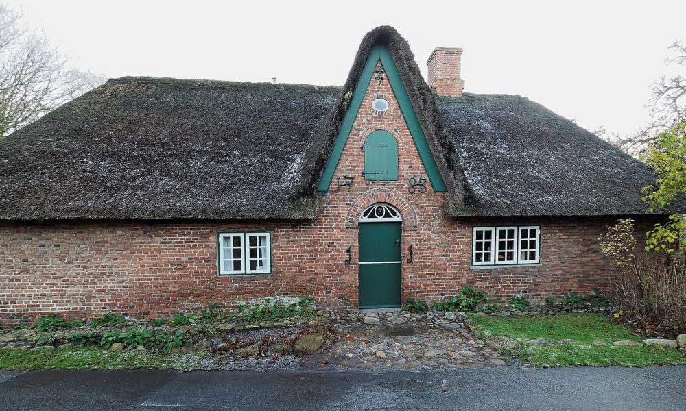 Friesisches reedgedecktes Wohnhaus Takerwai 2