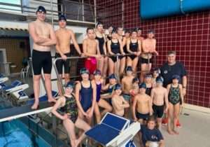 Schwimmer räumen bei Bezirksmeisterschaft ab