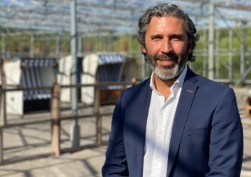 Der 4-Uhr-Morgens-Mann – Das Porträt eines Sylter Visionärs, der polarisiert 54 Öger Akgün Der 4-Uhr-Morgens-Mann – Das Porträt eines Sylter Visionärs, der polarisiert