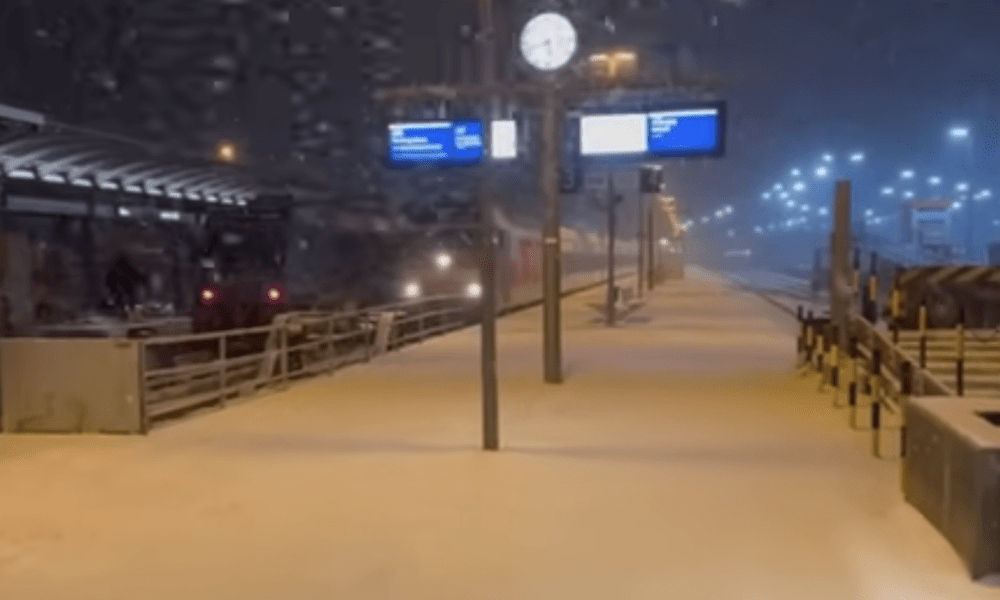 Die Insel der Gestrandeten: Warten auf das Bahn-Phantom von 23:30 Uhr