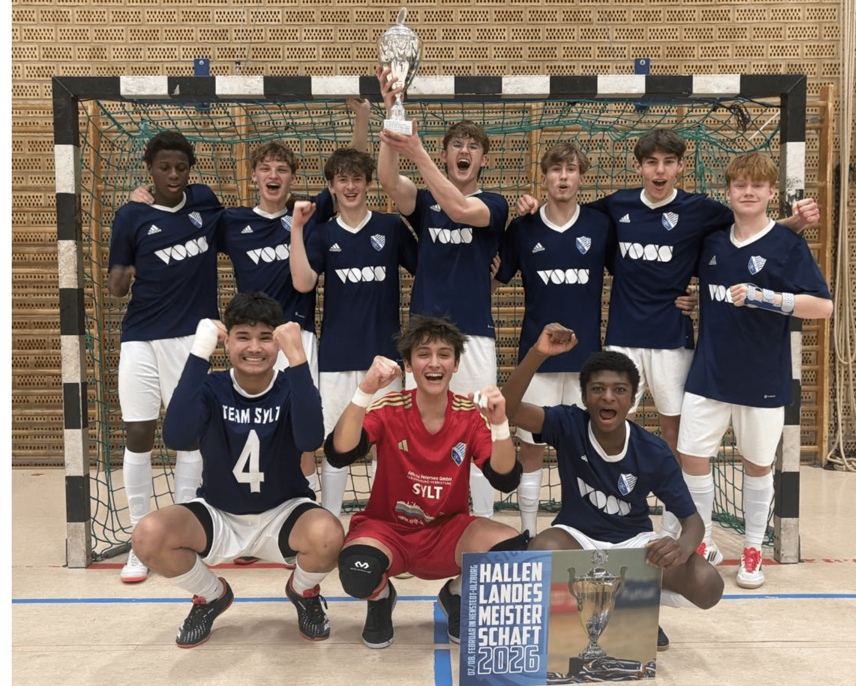 Triumph unterm Hallendach: Wie Westerlands B-Jugend Nordfrieslands Fußballthron bestieg