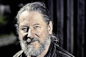 Ein Abend für die Ewigkeit: Wenn Oliver Strempler in der Friesenkapelle die Legende Johnny Cash zum Leben erweckt