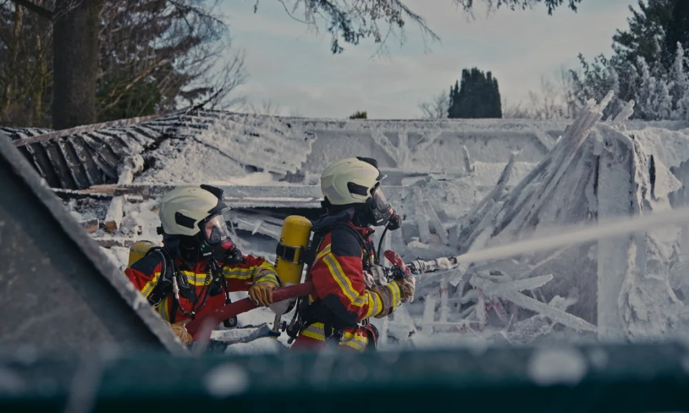 Sylt Video - Flammen-Inferno in Westerland: Gasofen-Explosion zerstört Friedhofsgärtnerei