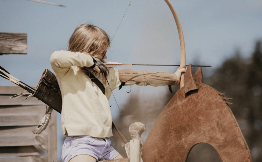 Pfeile, Fokus, Freiheit: Finden Sie morgen Ihre Mitte am Tinnumer Sportzentrum