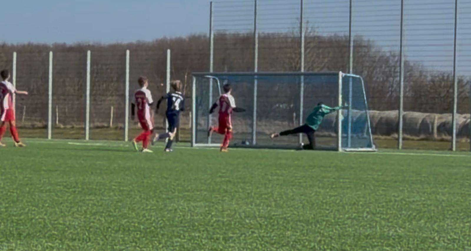 Drama in Tinnum: Team Sylt D1 teilt die Punkte nach Herzschlag-Finale 10 Fußball Sylt – Team Sylt D1 Spielszene in Tinnum