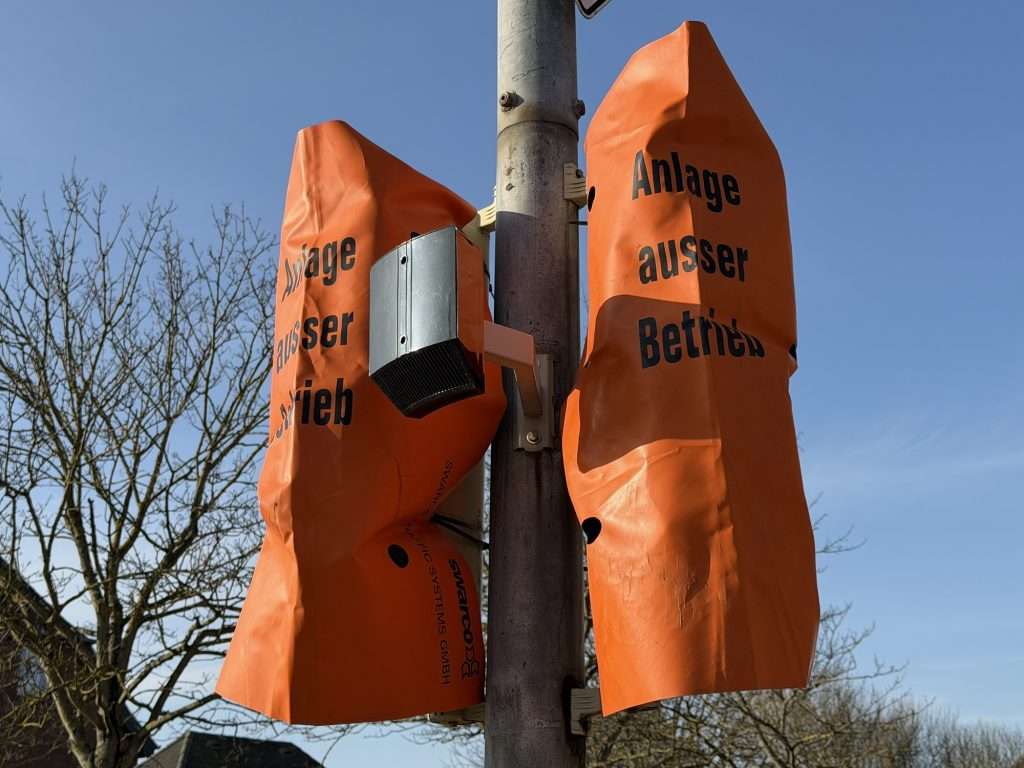 Westerland - Die Ampelanlage St.-Nicolai-Straße/Maybachstraße wird „runderneuert“