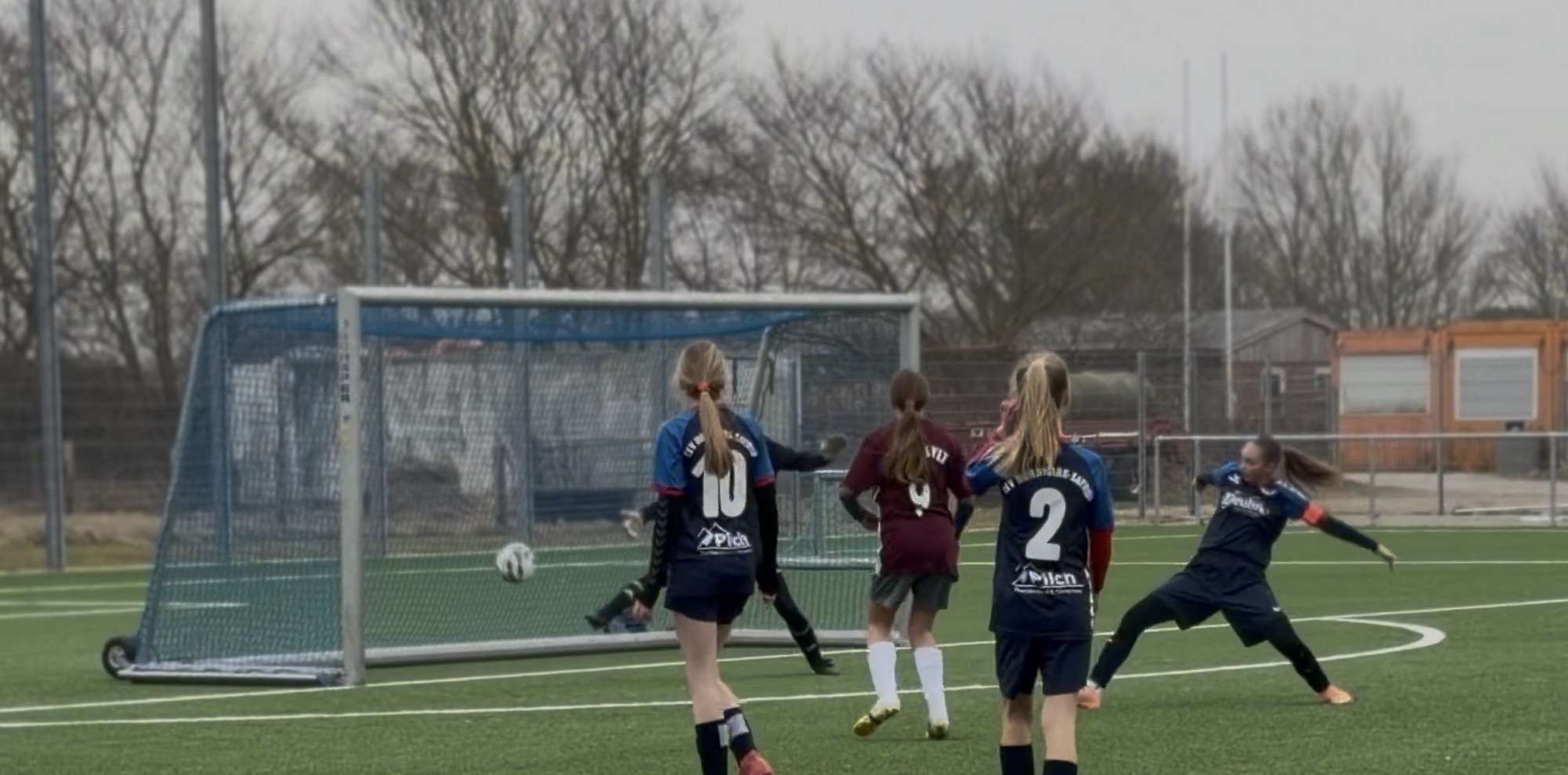 Torfestival im Sportzentrum Sylt-Ost: C-Juniorinnen überrennen Satrup mit einem furiosen 11:0 1 Torfestival im Sportzentrum Sylt-Ost: C-Juniorinnen überrennen Satrup mit einem furiosen 11:0