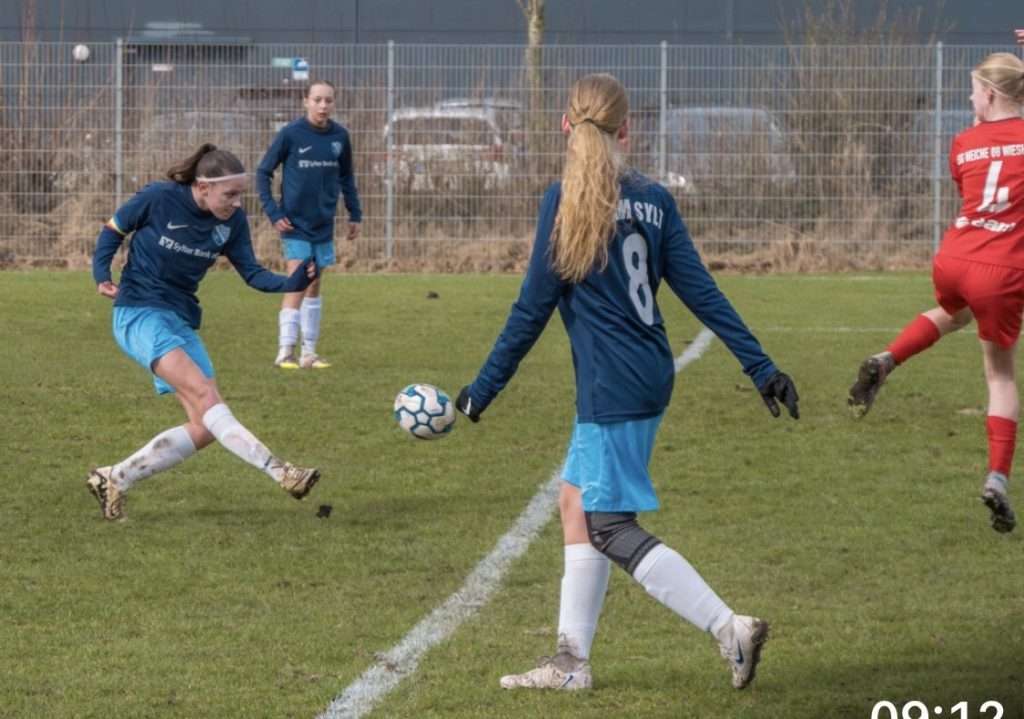 Sylter C-Mädchen überrollen den Tabellendritten mit 7:2 104 Sylter C-Mädchen überrollen den Tabellendritten mit 7:2