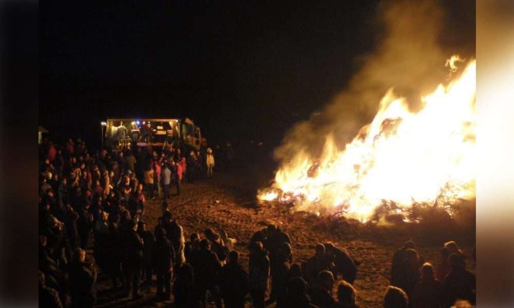 Wenn der Süden brennt: Warum das Hörnumer Osterfeuer die entspannte Antwort auf den Biike-Stress ist