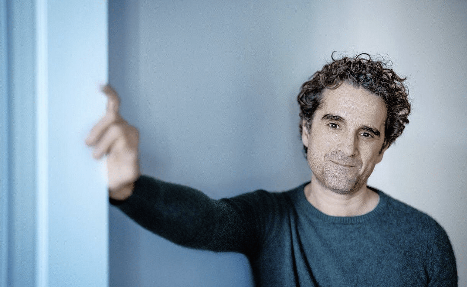 Von der ZDF-Leiche zum Midlife-Murks auf Sylt: Oliver Wnuk ermittelt in eigener Sache 5 Von der ZDF-Leiche zum Midlife-Murks auf Sylt: Oliver Wnuk ermittelt in eigener Sache