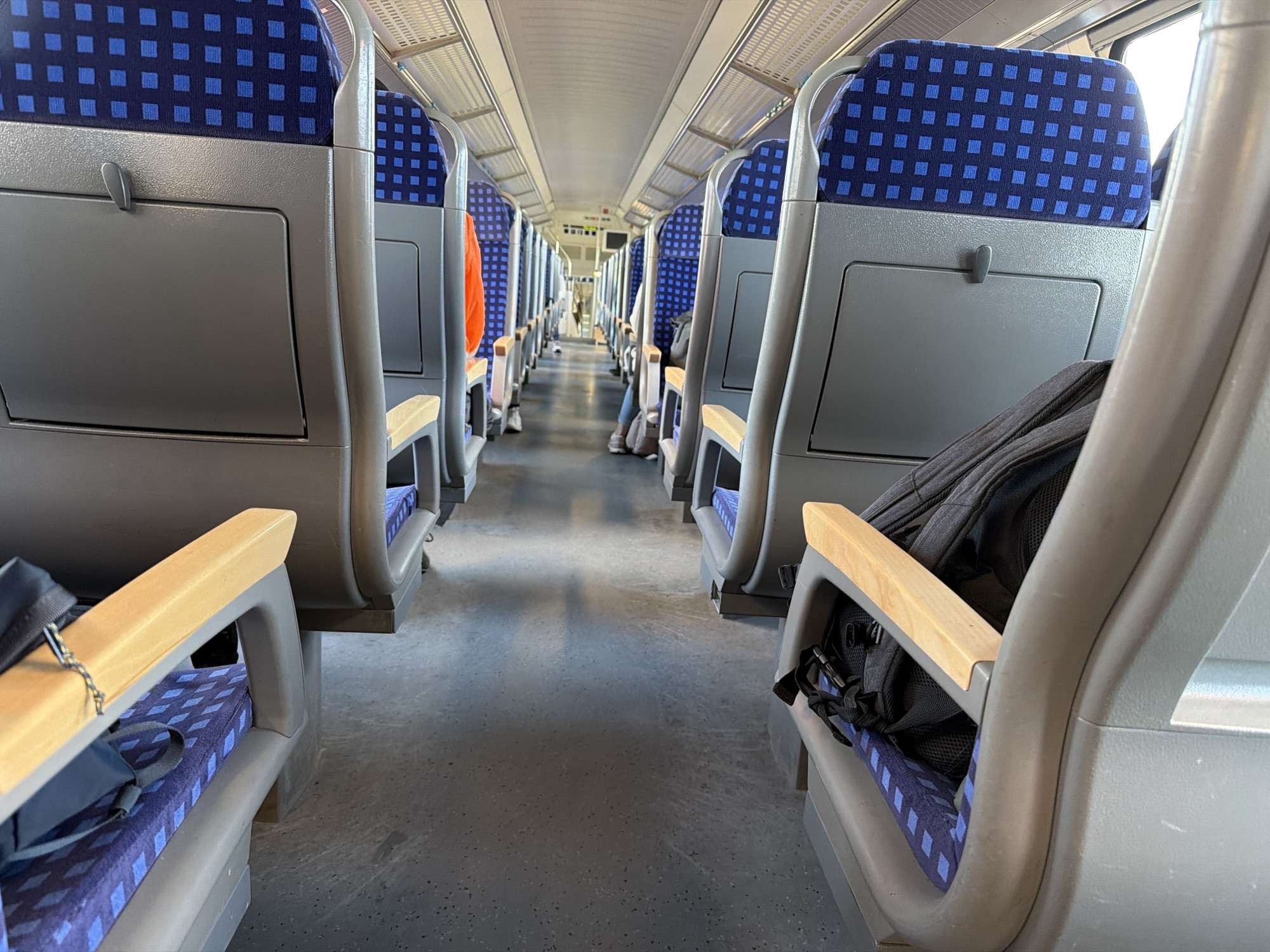 Luxus-Ruckeln im ICE L: Deutsche Bahn schickt das „Low Floor“-Wunder auf die Marschbahn 8 Luxus-Ruckeln im ICE L: Deutsche Bahn schickt das „Low Floor“-Wunder auf die Marschbahn
