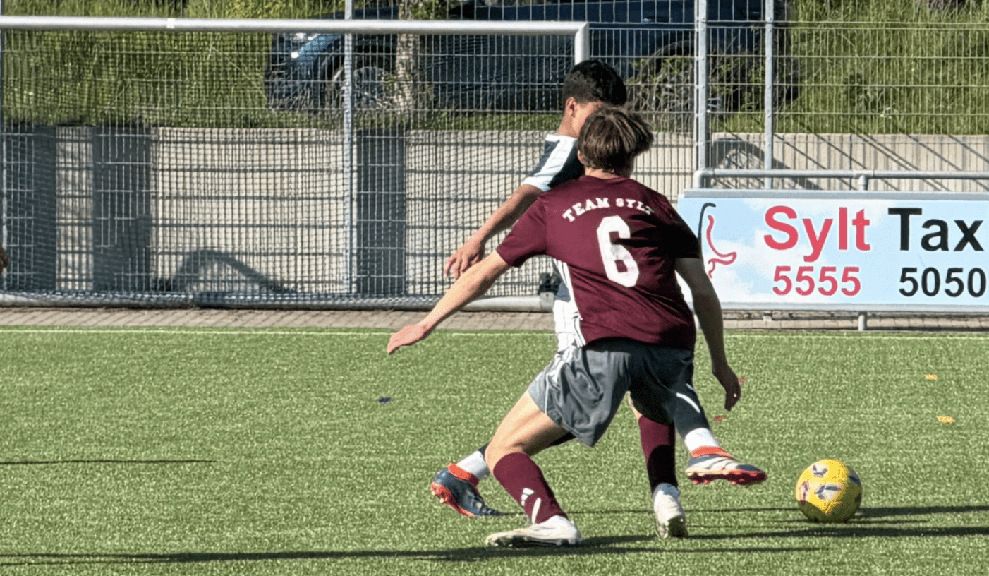 Team Sylt bleibt auf Titelkurs und kann Double holen - B-Junioren überragend 4 Team Sylt B-Junioren - Einbahnstraßenfußball und eine taktische Kuriosität