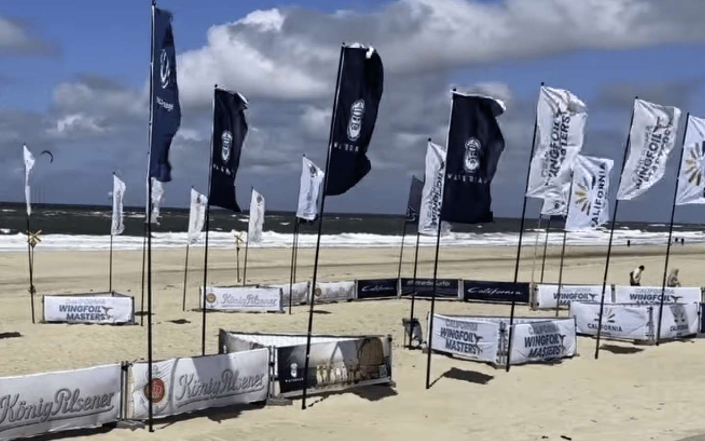 Video live vom Strand - Sylt bereit für den Start des Summer Openings 2 https://www.youtube.com/watch?v=ttqafuajdIA