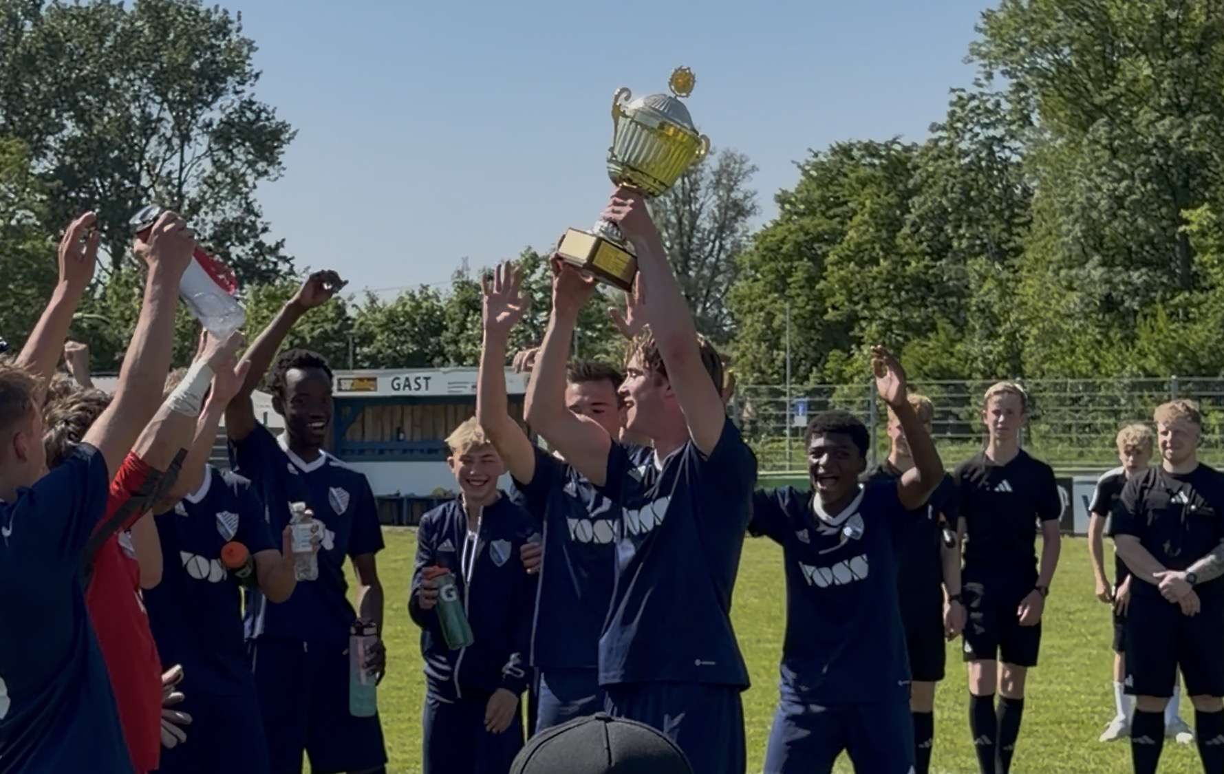 VIDEO: Team Sylt in den Endspielen - Große Siege und bittere Niederlagen 13 VIDEO: Team Sylt in den Endspielen - Große Siege und bittere Niederlagen