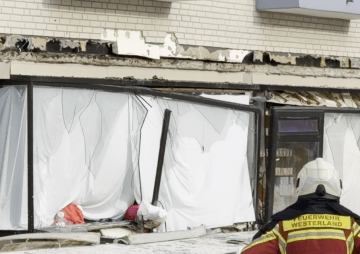 Vordach in Westerland eingestürzt: Großeinsatz in der Dr.-Nicolas-Straße Vordach in Westerland eingestürzt: Großeinsatz in der Dr.-Nicolas-Straße