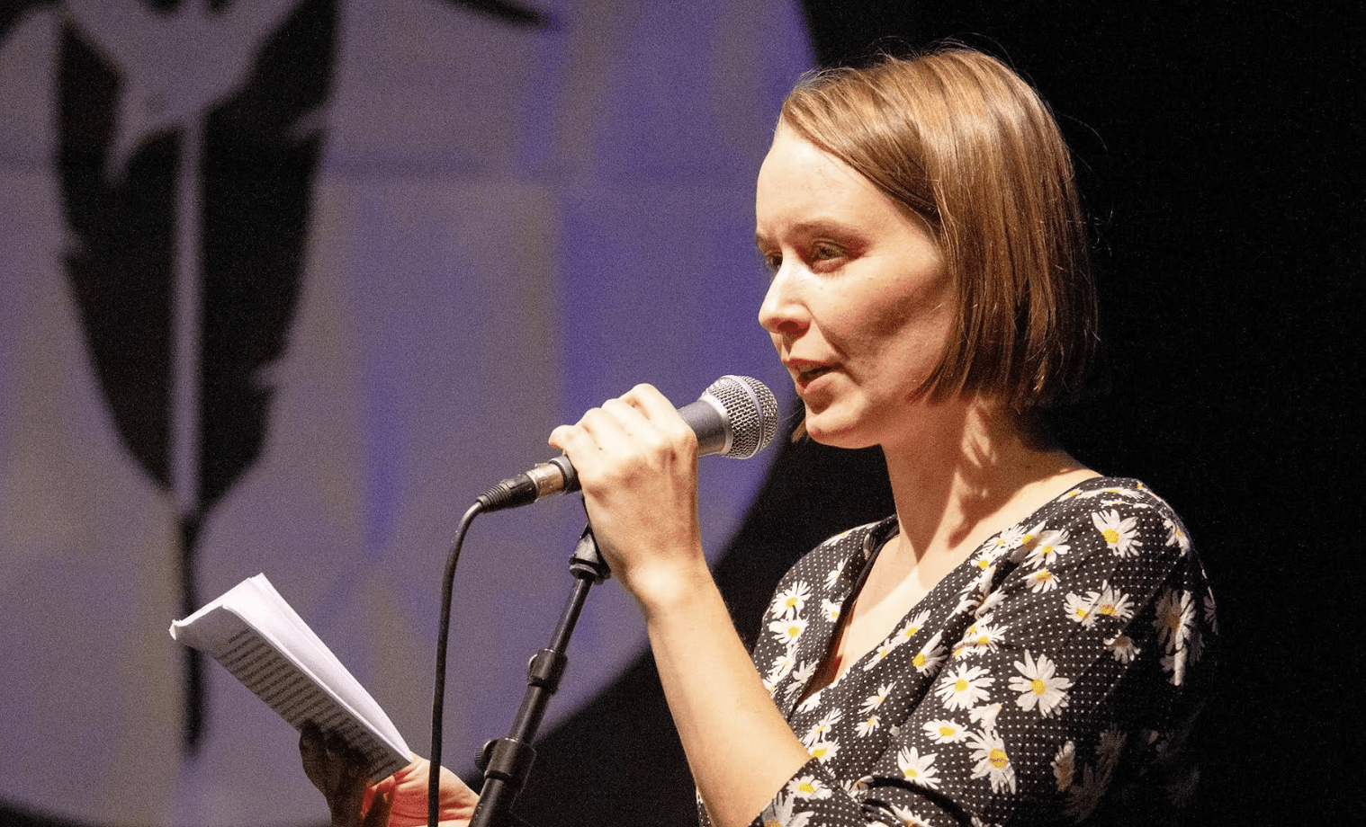 Poetry Slam in Morsum: Vier Poeten, kein Requisit, 13 Euro 3 Worte, die bewegen – Poetry Slam in Morsum mit Mona Harry & Björn Högsdal