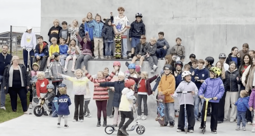Video: Ein historischer Tag für die Insel: Eröffnung des Multiparks Sylt begeistert Generationen 10 in historischer Tag für die Insel: Eröffnung des Multiparks Sylt begeistert Generationen