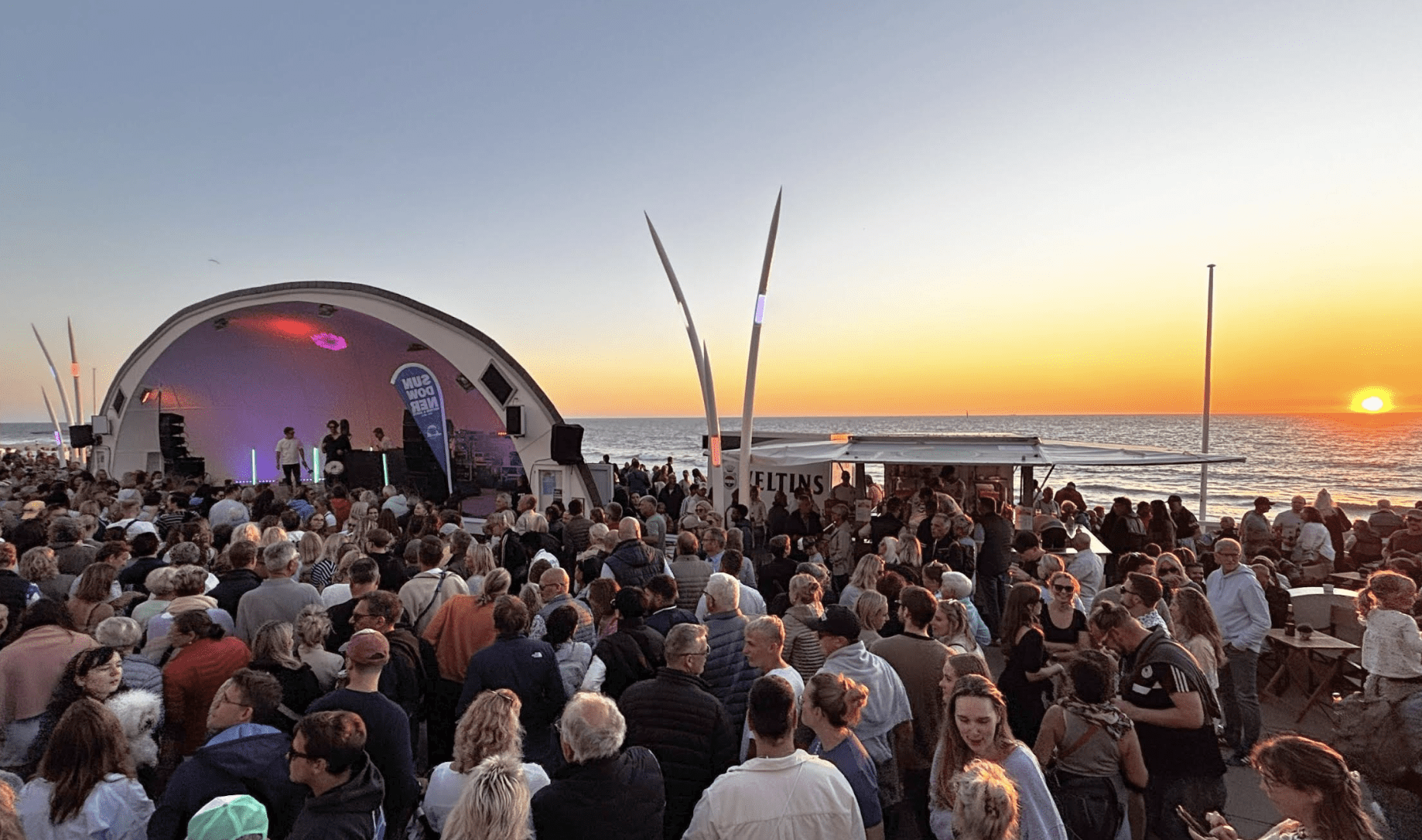 Zum Saisonabschluss: „Sundowner Rhythm & Beats" an der Musikmuschel 3 Sundowner Rhythm & Beats auf Sylt