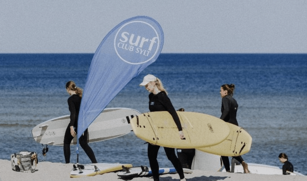 Gemeinsam auf die Welle: Der Women's Surf Day 2026 des Surf Club Sylt lädt ein