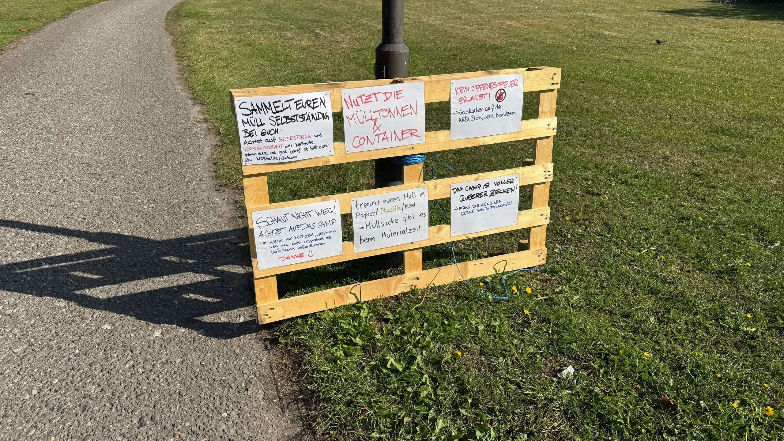 Punk Camp auf Sylt: All-Inclusive auf der Tinnumer Festwiese - Wenn der Kreis zum Campingplatzwart wird 3 Punk Camp auf Sylt: All-Inclusive auf der Tinnumer Festwiese - Wenn der Kreis zum Campingplatzwart wird