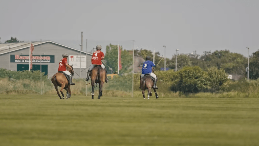 Die Seele des Polosports - Magische Momente, sanfte Riesen und echte Freundschaften auf Sylt