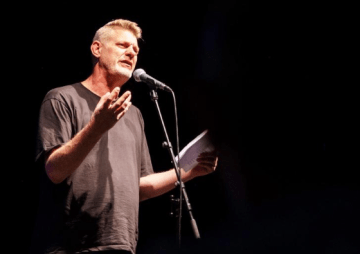 Poetry Slam Deluxe in Westerland: Vier Leute, ein Mikrofon, keine Requisiten