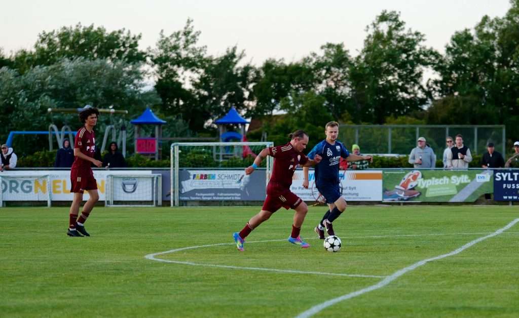 Pflichtaufgabe erledigt: SC Norddörfer gewinnt den Auftakt mit 1:0 gegen TSV Klixbüll 119 Pflichtaufgabe erledigt: SC Norddörfer gewinnt den Auftakt mit 1:0 gegen TSV Klixbüll