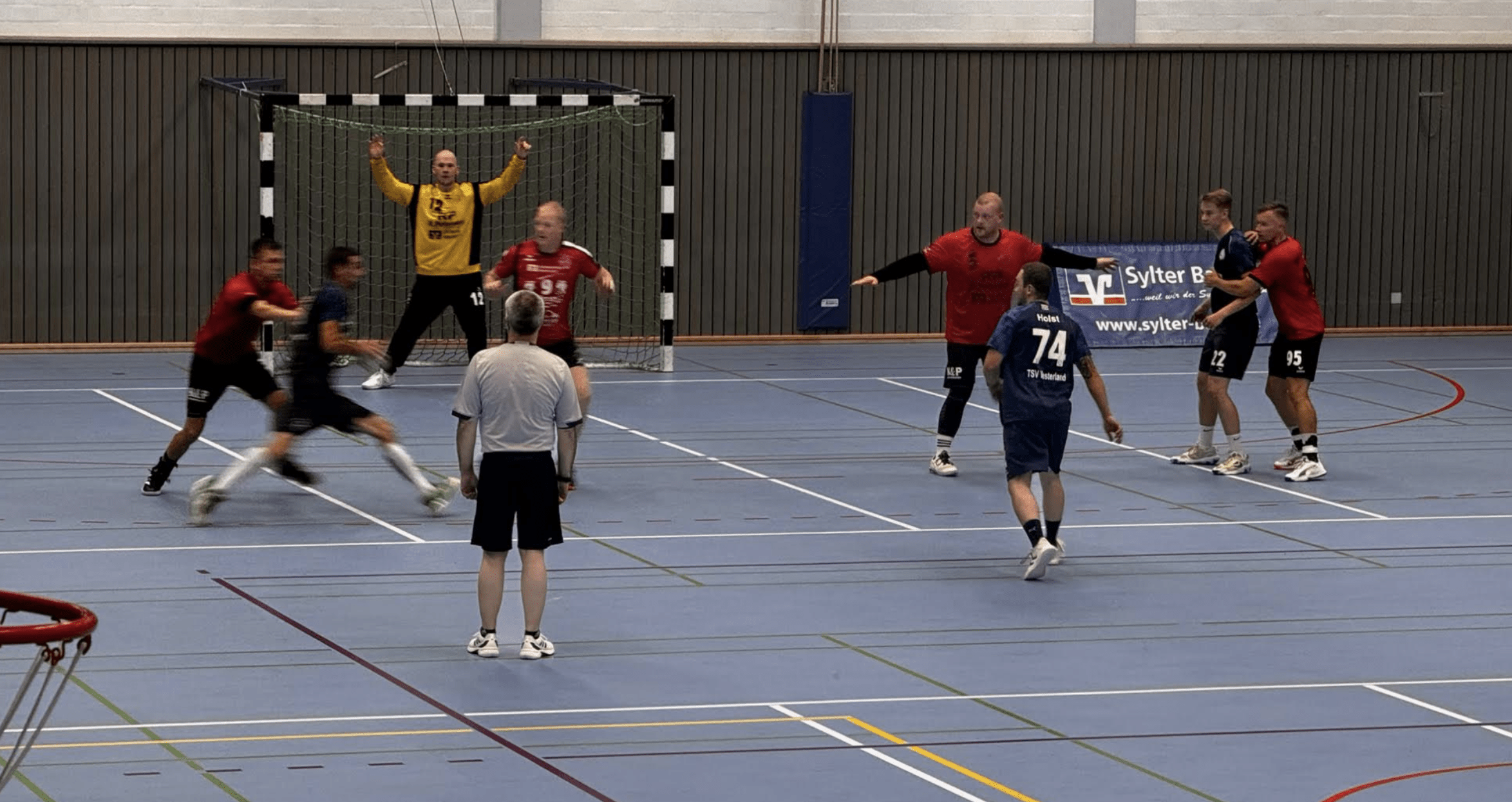 Erster Heimsieg: TSV Westerland – HSG Jörl-Doppeleiche Viöl II 31:28 9 Erster Heimsieg: TSV Westerland – HSG Jörl-Doppeleiche Viöl II 31:28