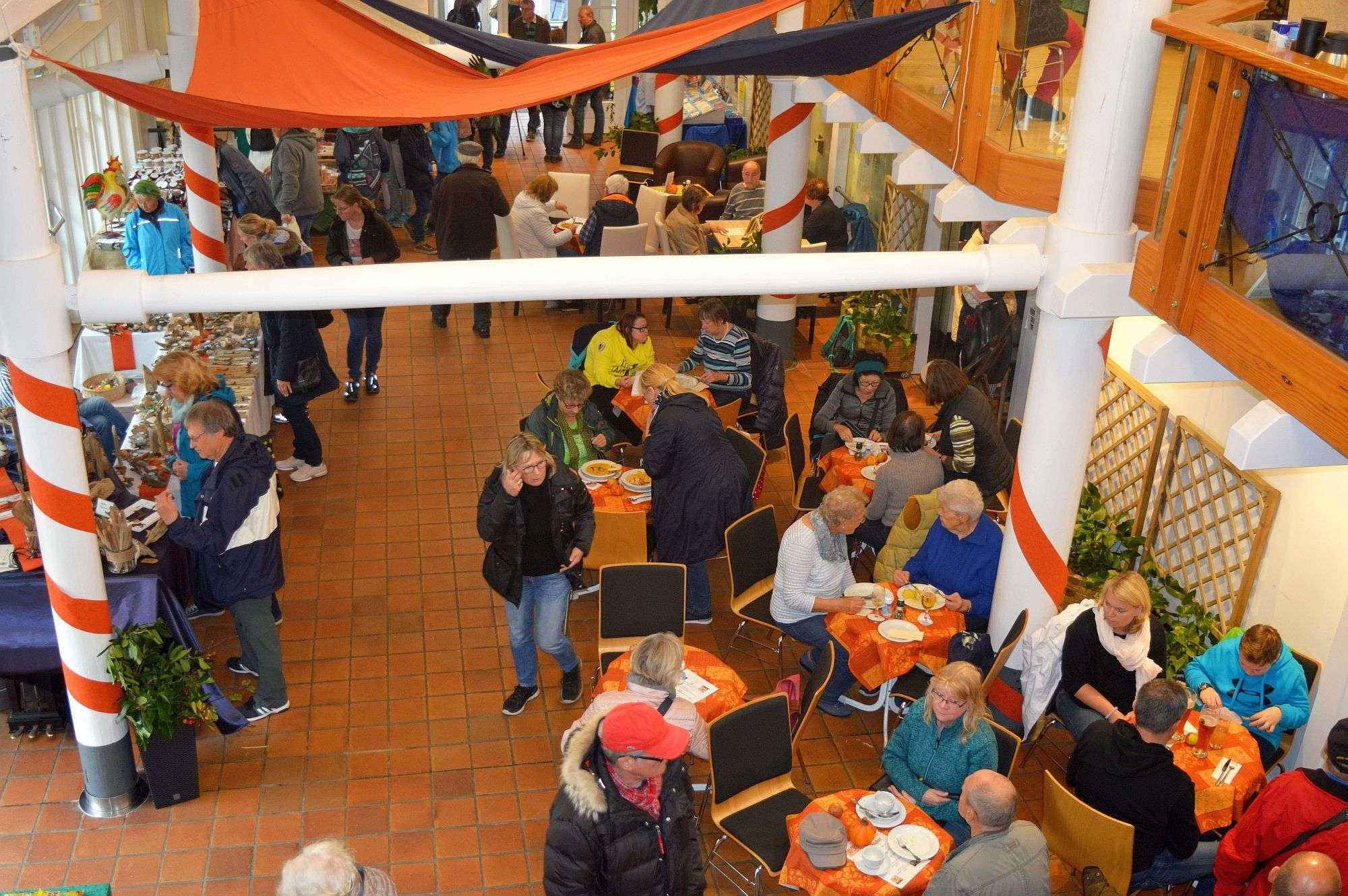 Treibholz, Muschelketten und das Bistro „Wie Zuhause": Morsum begrüßt den Herbst 4 Treibholz, Muschelketten und das Bistro „Wie Zuhause": Morsum begrüßt den Herbst