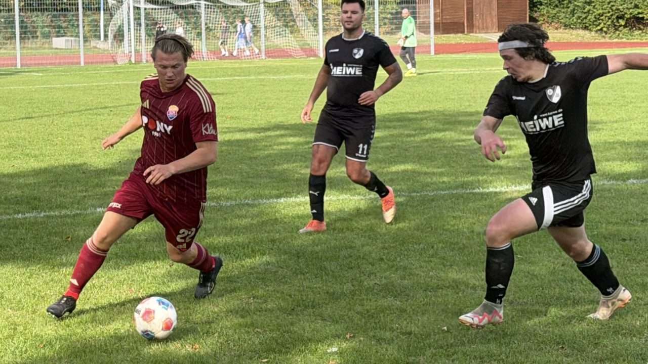Leuschel gleicht spät aus: SCN holt mit Rumpftruppe ein 2:2 in Drelsdorf 11 Leuschel gleicht spät aus: SCN holt mit elf Mann ein 2:2 in Drelsdorf