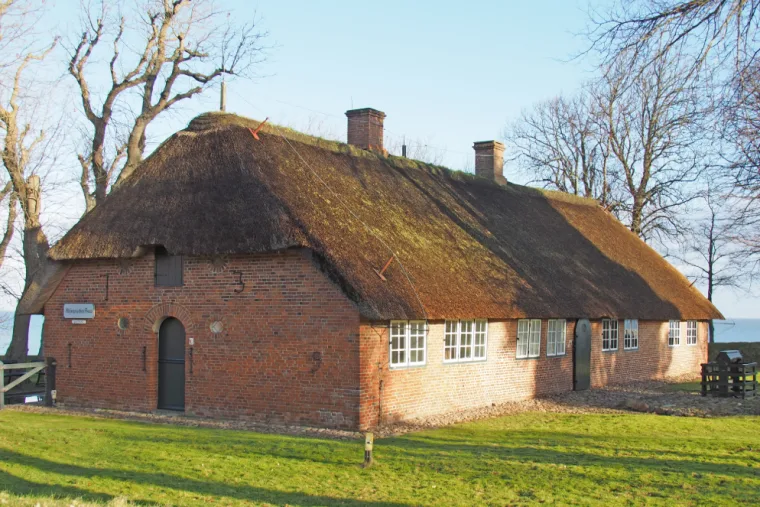 Märchen, Tee und knarzende Dielen: Museumsgeflüster im Altfriesischen Haus 51 Märchen, Tee und knarzende Dielen: Museumsgeflüster im Altfriesischen Haus