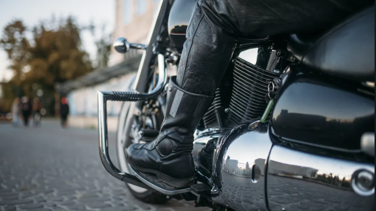 Chrom im Warmen: Akgün Gruppe macht die Alte Meierei zur Harley-Herberge
