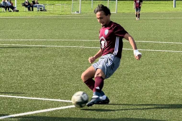 Der Nordfriesen-Haaland schlägt erneut zu: Team Sylt feiert 10:0 in Viöl 6 Der Nordfriesen-Haaland schlägt erneut zu: Team Sylt feiert 10:0 in Viöl
