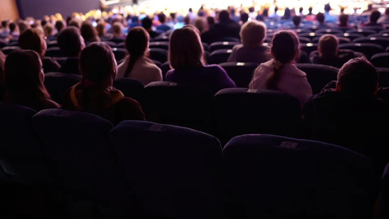 Fünf Stücke bis Ende April: Das Theater-Abo im Alten Kursaal in Westerland