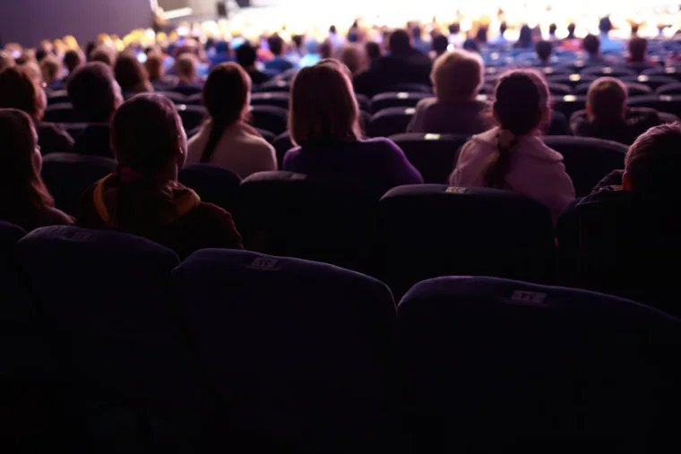 Fünf Stücke bis Ende April: Das Theater-Abo im Alten Kursaal in Westerland 14 Fünf Stücke bis Ende April: Das Theater-Abo im Alten Kursaal in Westerland
