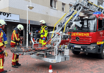 Brand in Mehrfamilienhaus: Großeinsatz der Feuerwehr in Westerland