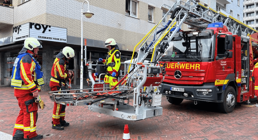 Brand in Mehrfamilienhaus: Großeinsatz der Feuerwehr in Westerland