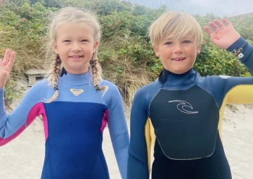 Surfen lernen auf Sylt: Inselnachwuchs erobert die Wellen der Nordsee