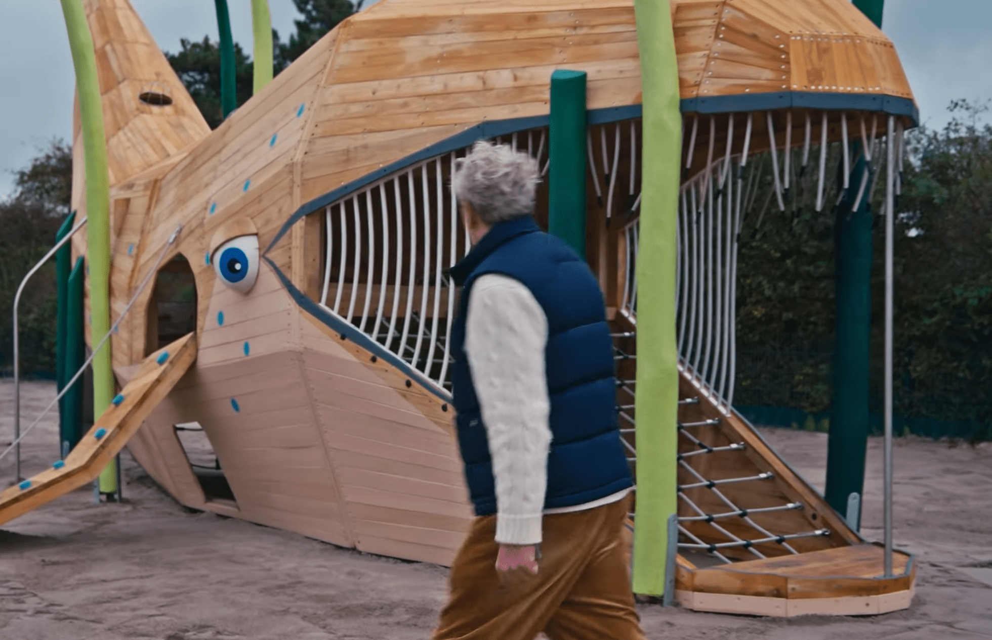 Sylter Wochenshow 19: Riesen-Wal und Wasserspaß: Wenningstedt eröffnet neuen Traum-Spielplatz am Dorfteich