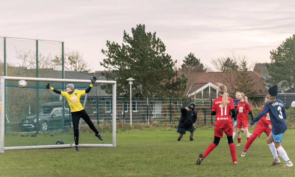 Eiskalt zur Herbstmeisterschaft: Team Sylt C-Juniorinnen krönen Hinrunde!