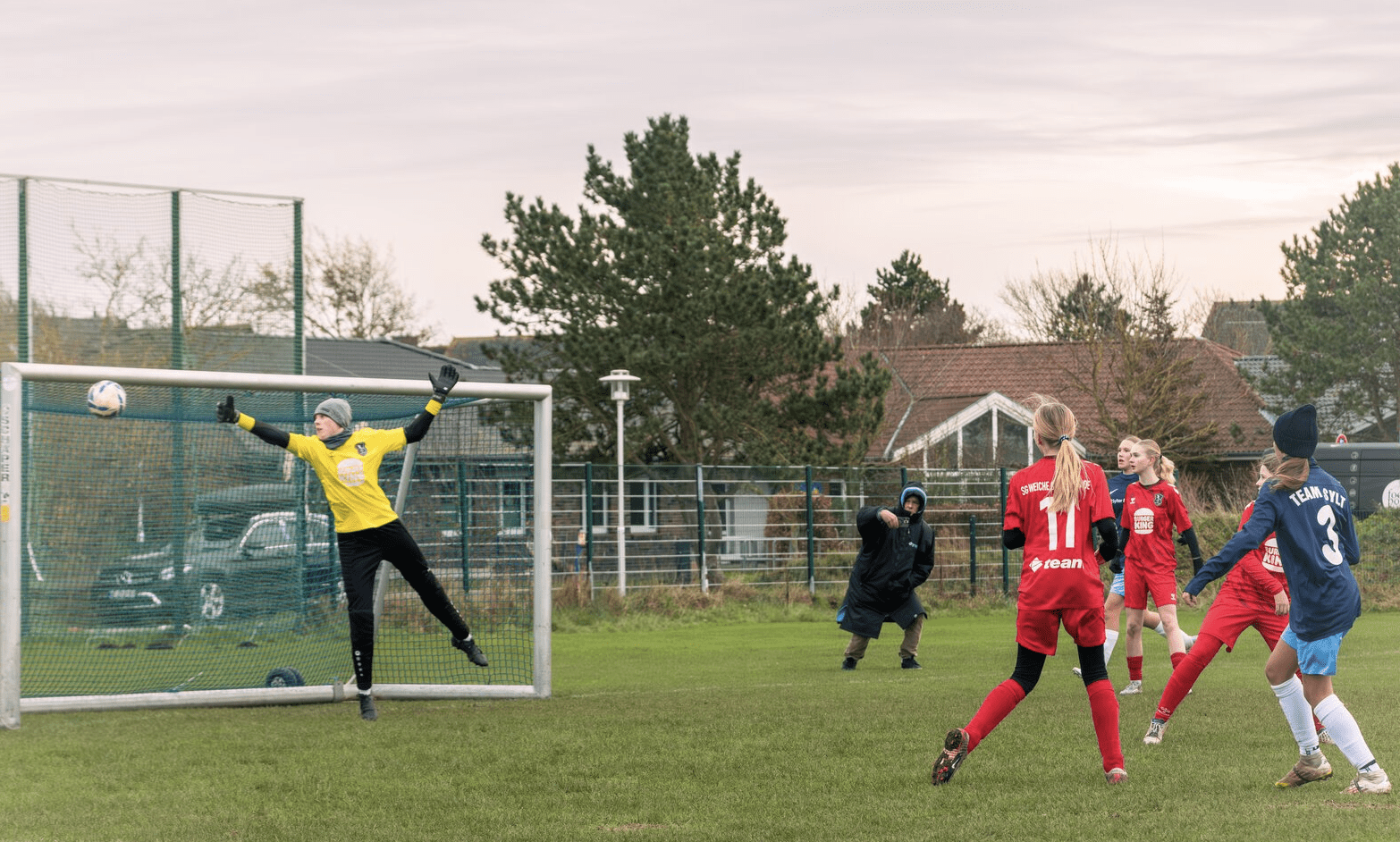 Eiskalt zur Herbstmeisterschaft: Team Sylt C-Juniorinnen krönen Hinrunde!