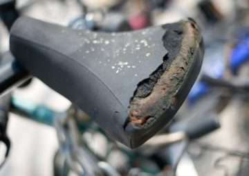 Sylt: Fahrradbesitzer aufgepaßt! Ist das Kunst oder kann das weg?
