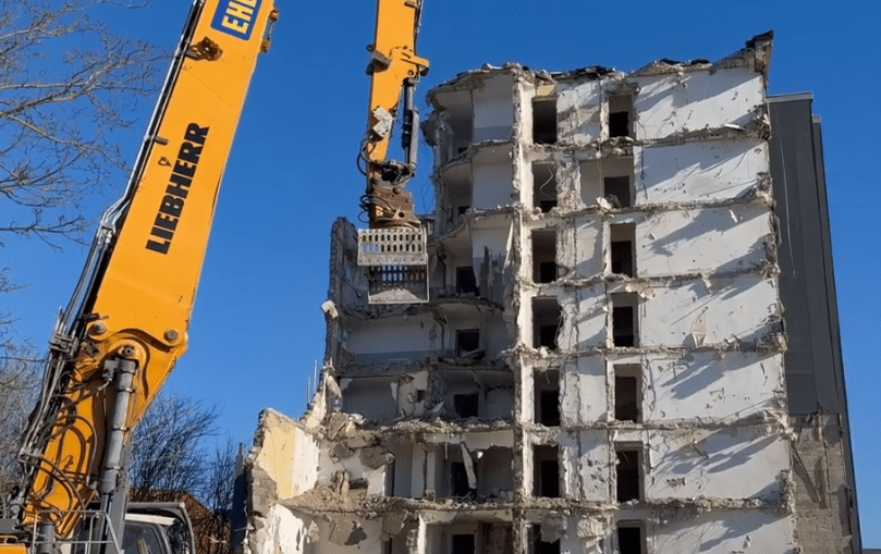 Marodes Hochhaus auf Sylt wird abgerissen