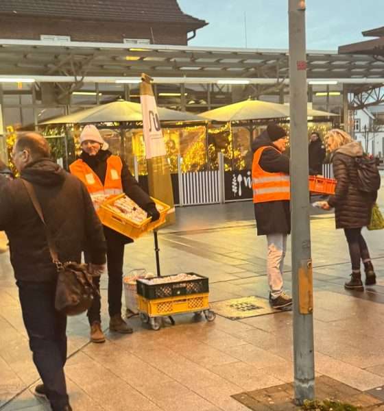 herzen verteilen am bahnhof westerland