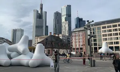Ach, Frankfurt! Wenn das Heimweh nach Sylt aufblasbare Tetrapoden auf der Hauptwache gebiert