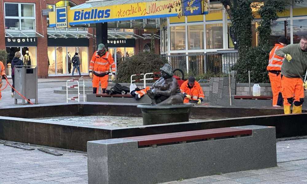 Fleißige Hände machen die Wilhelmine in Westerlamd sauber